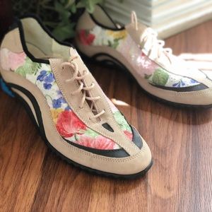 Ecco Light floral athletic shoes 40 US 9 pink sued